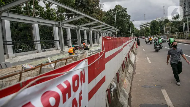 FOTO: Memantau Proyek Penataan Kawasan Stasiun Palmerah