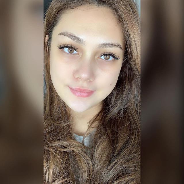 6 Potret Celine Evangelista Tanpa Makeup, Bukti Pesonanya Alami - Hot Liputan6.com