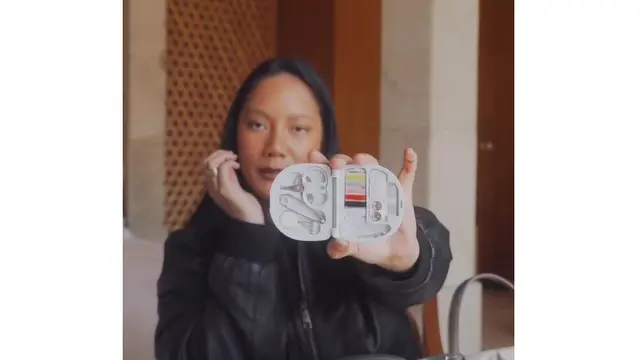 Barang Unik yang Ada di Dalam Tas Tara Basro