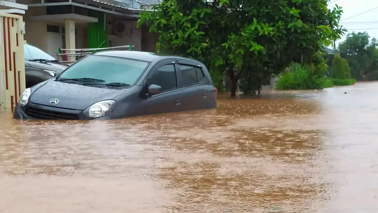 Banjir di Kecamatan Gunung Putri dan Cileungsi, Kabupaten Bogor, Jawa Barat.