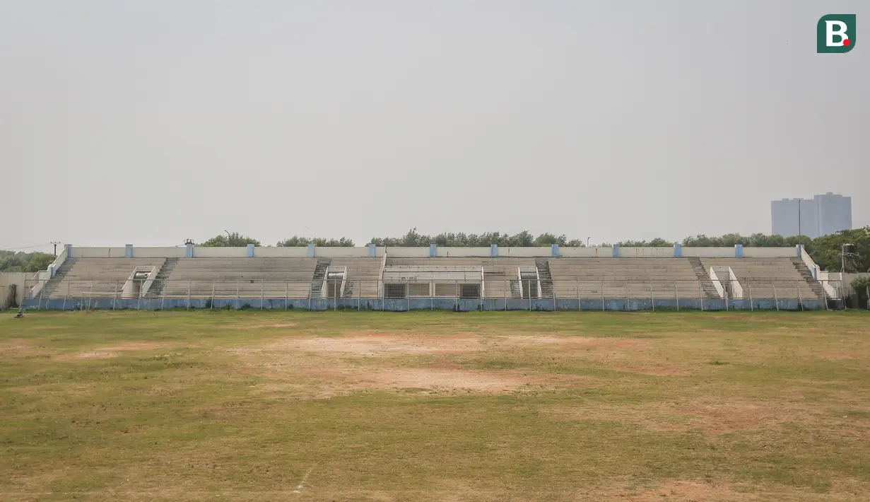 Kini, stadion dengan kapasitas 10.000 penonton tersebut masih berfungsi dan dijadikan sebagai tempat latihan umum maupun sekolah sepak bola (SSB). (Bola.com/Bagaskara Lazuardi)