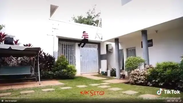 Atasi Fobia Ketinggian, Kak Seto Lincah Lakukan Parkour di Usia 69 Tahun