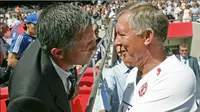 KOMENTAR - Sir Alex Ferguson angkat bicara mengenai situasi yang dialami Jose Mourinho di Chelsea. (Sky Sports)