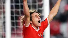 Kegembiraan bek Benfica David Luiz di laga lanjutan Liga Portugal melawan Naval di Luz Stadium, Lisbon, 9 November 2009. AFP PHOTO / FRANCISCO LEONG 