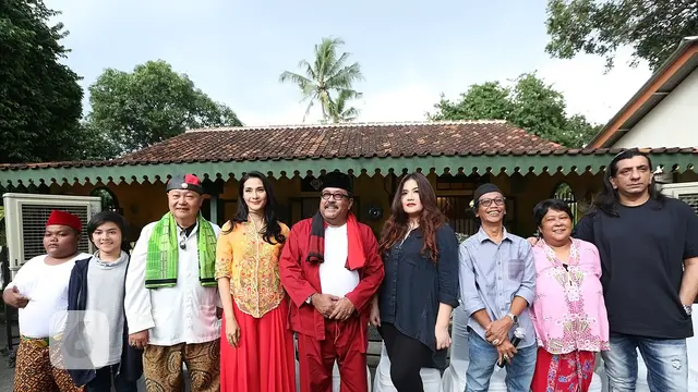 [Bintang] Cornelia Agatha dan Keluarga Si Doel Anak Sekolahan