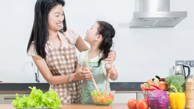 Bersosialisasi dengan Baik dan Mampu Mengkomunikasikan Emosi