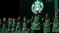 Barista Starbucks&nbsp;pada 20 Maret 2019, selama rapat pemegang saham tahunan di Seattle, Amerika Serikat. (Dok. AP/Ted S. Warren, arsip)