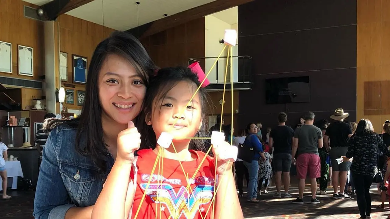 7 Potret Kebersamaan Jill Carissa Bersama Putrinya yang Kini Tinggal di Australia