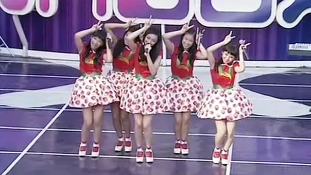 Teenebelle - Tersenyumlah