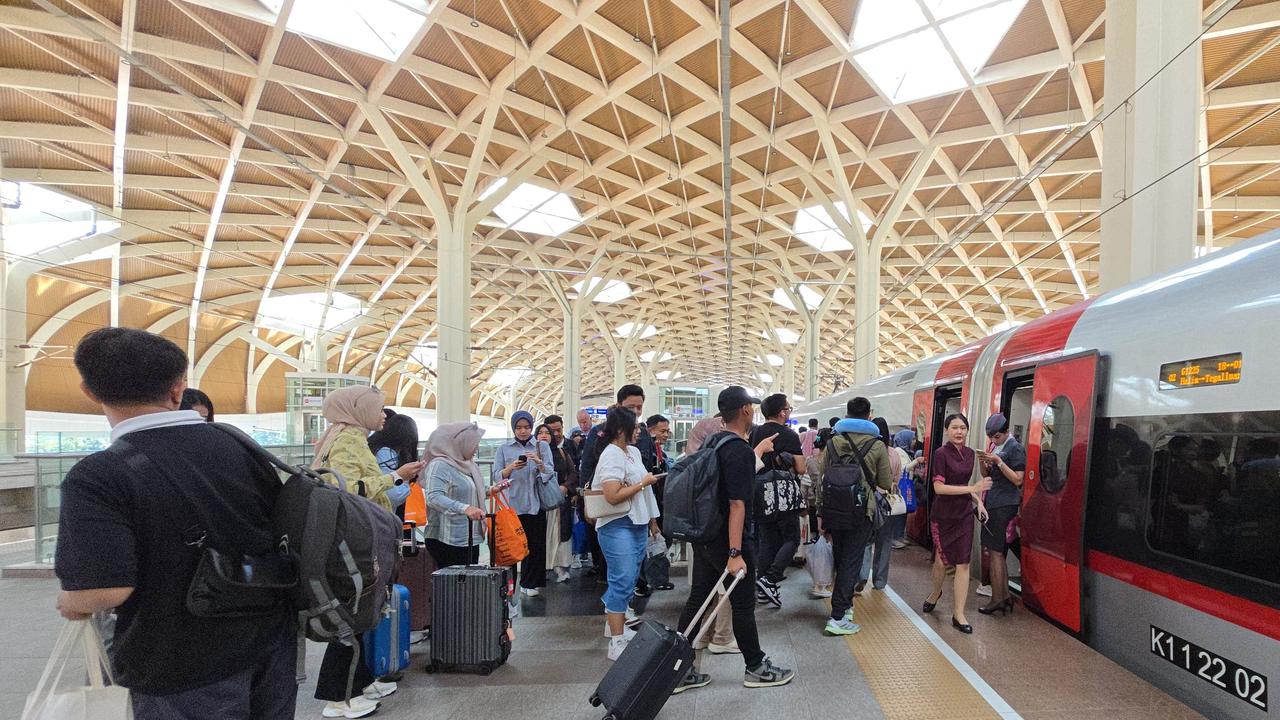 PT Kereta Cepat Indonesia China (KCIC) menyiapkan sebanyak 173.000 tempat duduk Whoosh untuk periode libur panjang mulai dari 24 hingga 29 Januari 2025.