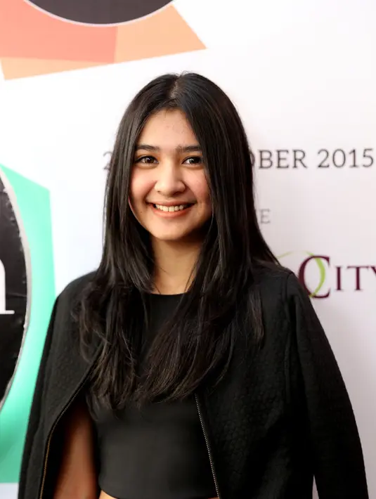 Saat ditemui di kawasan Kebon Jeruk, Jakarta Barat, Senin (26/10) Mikha sempat memberikan komentarnya soal ini. Ia membantah dengan tegas bahwa ia dan Samuel melihat pertandingan basket bersama. (Andy Masela/Bintang.com)