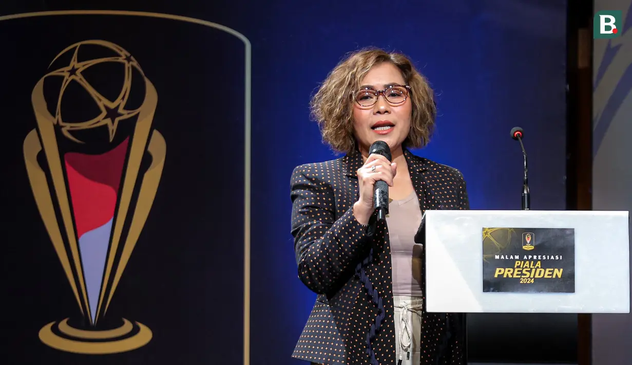 <p>Direktur Surya Citra Media (SCM), Harsiwi Achmad memberikan sambutan dalam acara Malam Apresiasi Piala Presiden 2024 yang berlangsung di SCTV Tower, Senayan, Kamis (19/12/2024). (Bola.com/Bagaskara Lazuardi)</p>