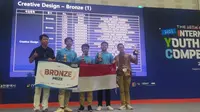 2 Santri Purbalingga meraih medali perunggu dalam kompetisi robotik internasional di Korsel. (Foto: Liputan6.com/Minhajut Tholabah)