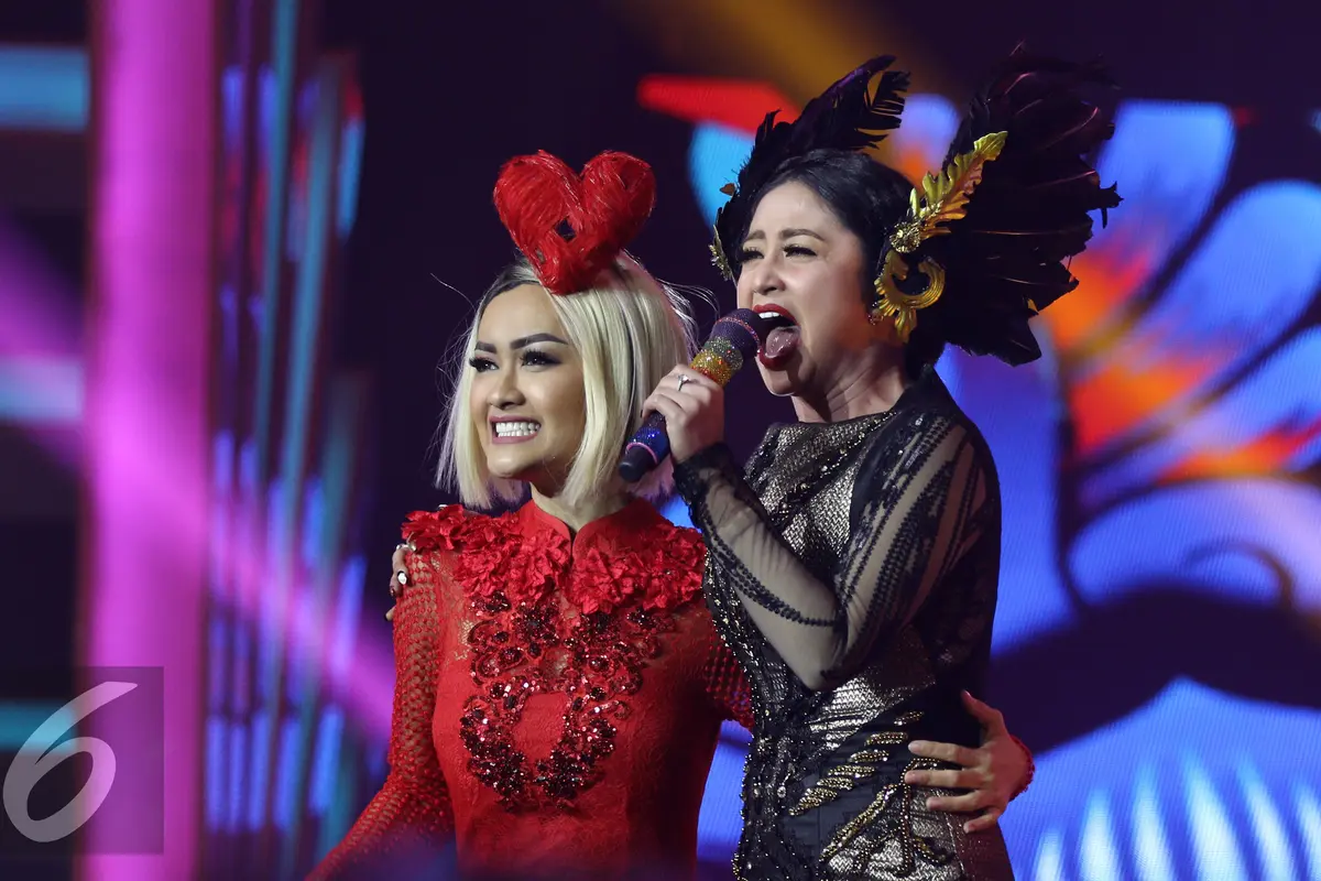 Julia Perez dan Dewi Perssik