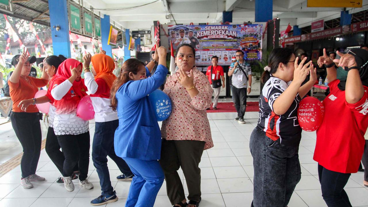 Ragam Lomba 17an Semarakkan Terminal Kampung Rambutan Jakarta