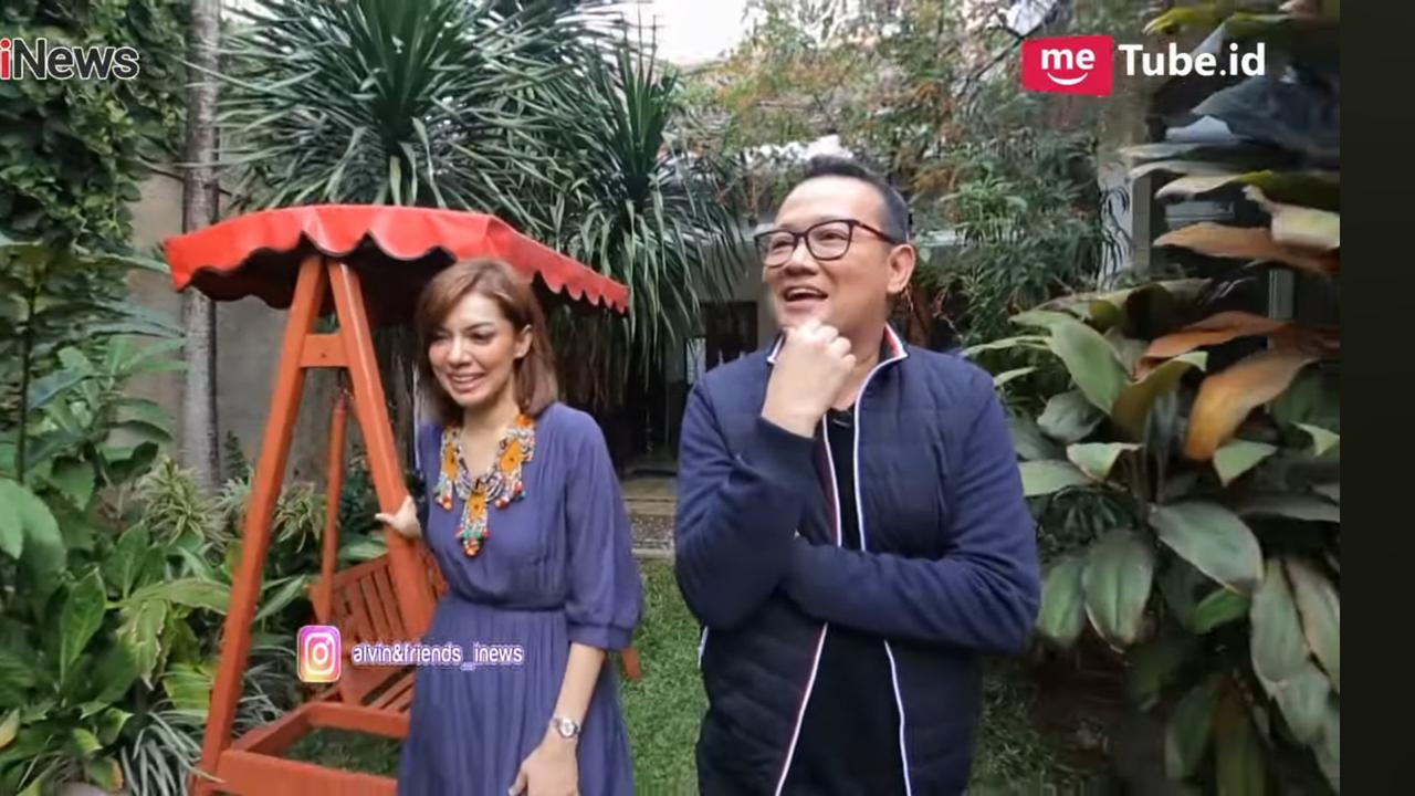 5 Potret Halaman Belakang Quraish Shihab, Ada Kolam Renang, Musala Hingga Gang Kecil Menuju Rumah Najwa Shihab