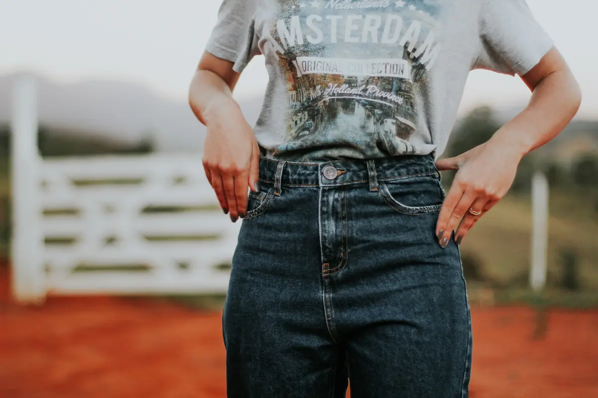 Menurut Survei: Mom Jeans adalah Celana Terfavorit di Dunia