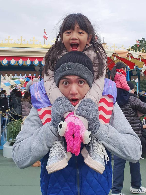 Nicky Tirta bersama Buah Hatinya (Sumber: Instagram/nickytirta)