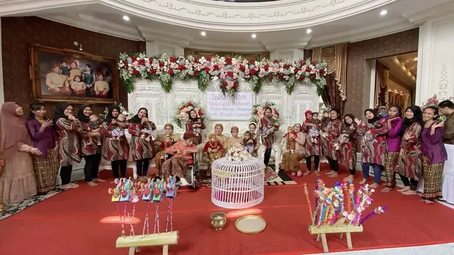 Kini Adopsi 13 Bayi, Ini 6 Momen Kebersamaan Monica Soraya Asuh Sang Anak