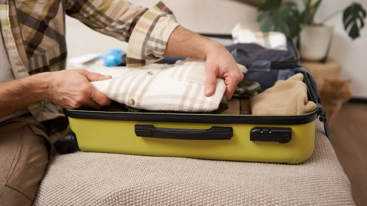 Sudoku Packing Jadi Tren Travelling, Cara Cerdas Bikin Koper RIngan dan Tetap Stylish