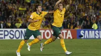 James Davison (kanan) rayakan keberhasilan Australia ke final Piala Asia 2015 (REUTERS/Jason Reed)