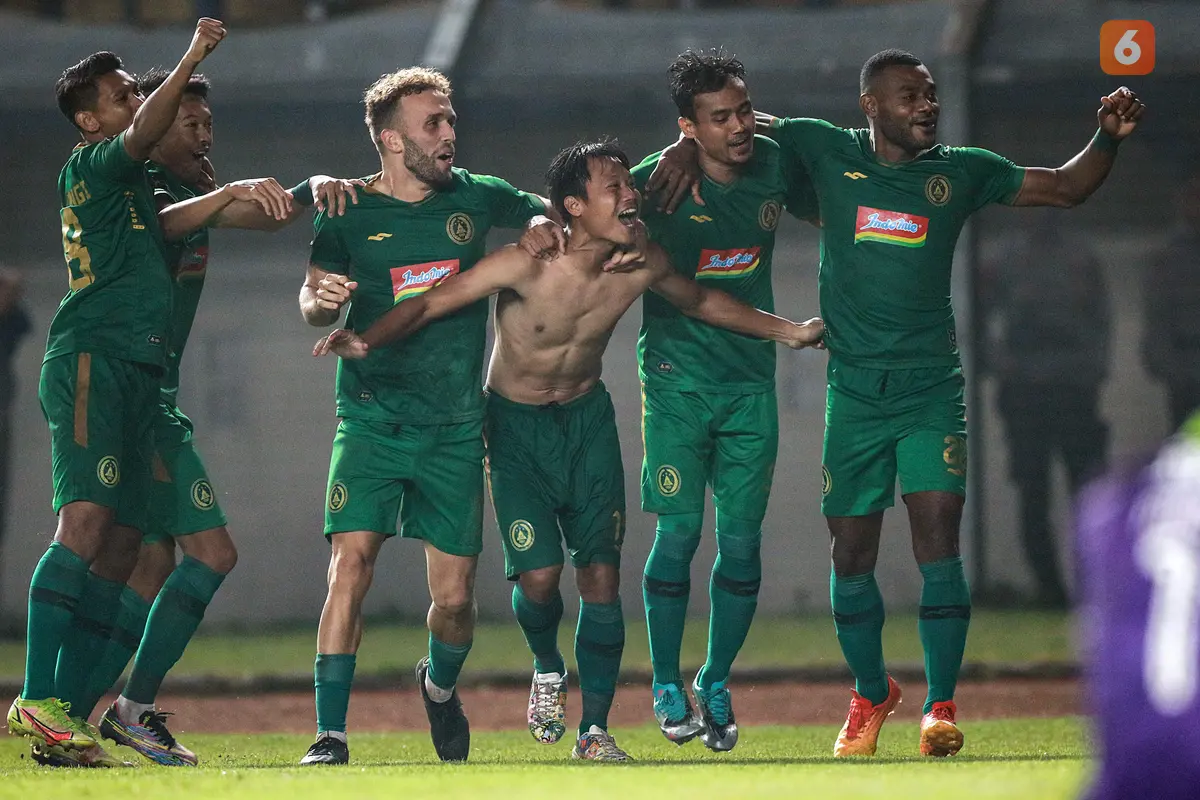 Foto: Ekspresi Drama Adu Penalti di Perempat Final Piala Presiden 2022, Persib Bandung Dikalahkan PSS Sleman