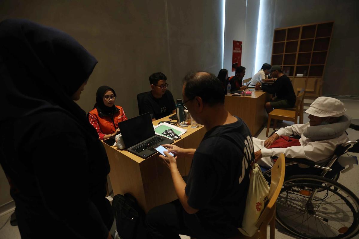 FOTO: Libur Natal Warga Kunjungi Planetarium Jakarta yang Kembali Dibuka