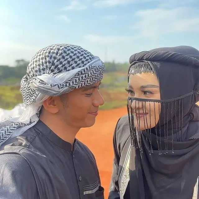 6 Prewedding Ridho D'Academy dan Syifa Bergaya Ala Timur Tengah, Serasi