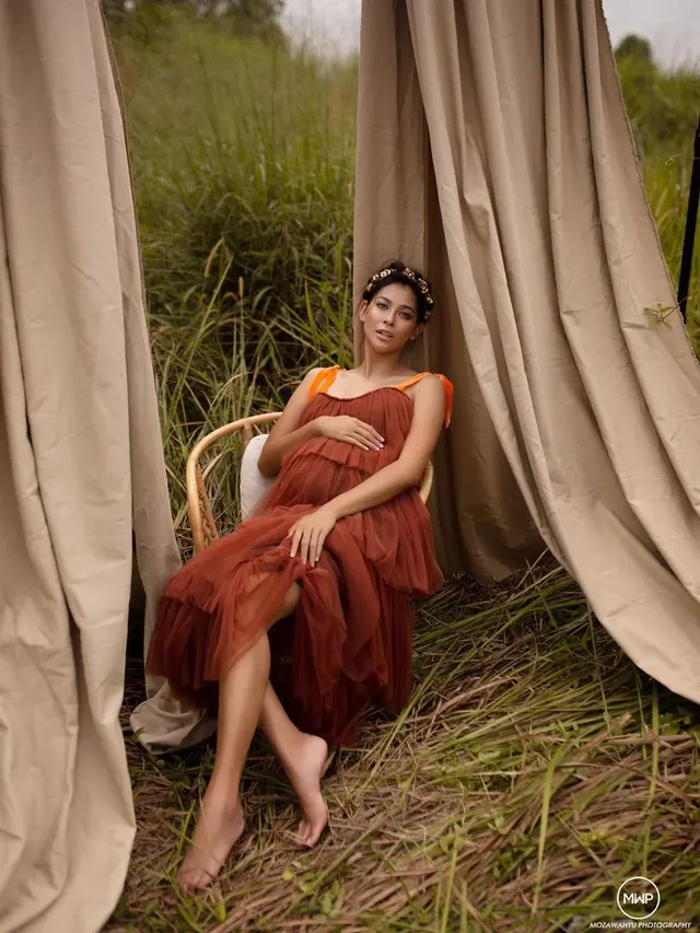 Potret Maternity Shoot Bunga Jelitha (Sumber: Instagram/mozawahyu)