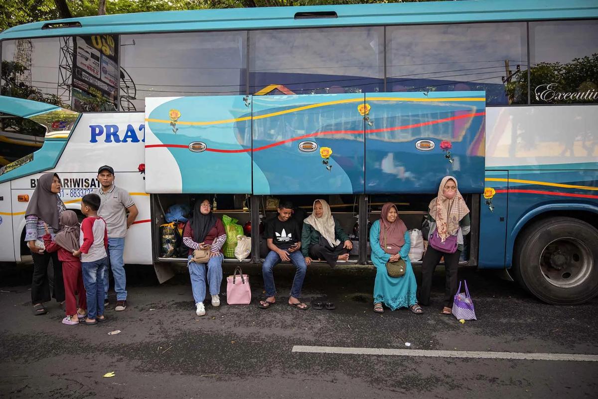 FOTO: Ribuan Warga Antusias Ikuti Program Mudik Gratis di Surabaya