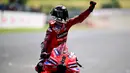 Kemenangan ini menjadi yang pertama bagi Francesco Bagnaia pada ajang Sprint Race MotoGP. (Marco BERTORELLO/AFP)