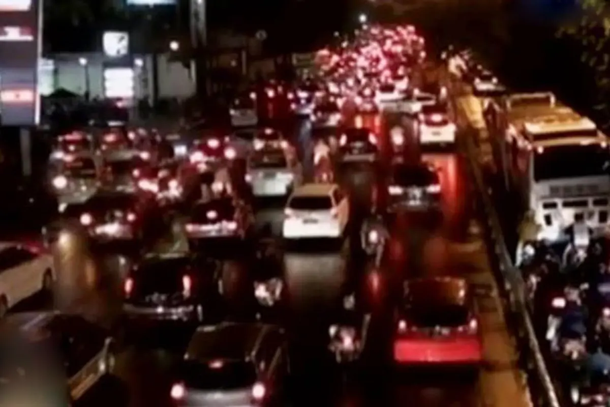 (li6 Malam) Macet
