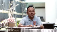 Pelatih Pusamania Borneo FC, Ricky Nelson. (Bola.com/Nicklas Hanoatubun)