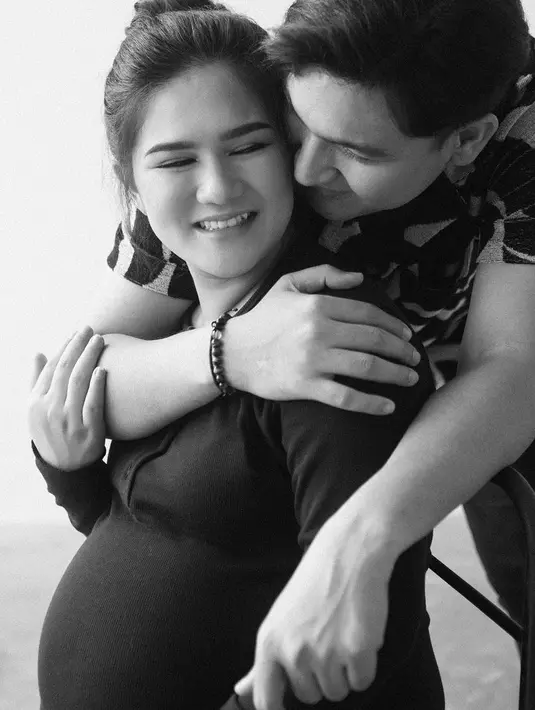 <p>"Sampai hari ini sih ngerasain baby blues yang nangis-nangis. Dia nangis ya emang pasti ada rasa 'aduh kenapa sih' bingung padahal udah dikasih asi segala macam tapi tetap nangis," ucap Masayu Clara di RS Brawijaya Antasari, Jakarta Selatan, Minggu (13/8/2023). [Instagram/masayuclara]</p>