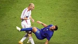 Zinedine Zidane Bersua Lagi dengan Italia, 20 Tahun Setelah Insiden Menanduk Marco Materazzi
