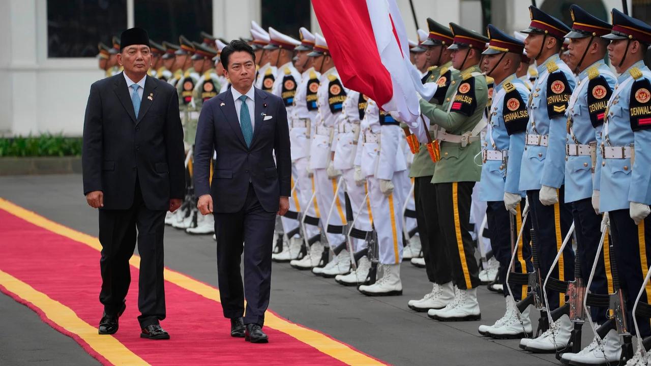FOTO: Menhan Sjafrie Terima Kunjungan Menhan Jepang di Jakarta
