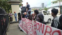 Mahasiswa meminta Kapolda Gorontalo mencopot Kapolres Bone Bolango (Arfandi/Liputan6.com)