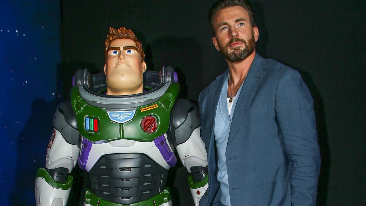 FOTO: Penampilan Chris Evans Saat Hadiri Pemutaran Perdana Film Lightyear