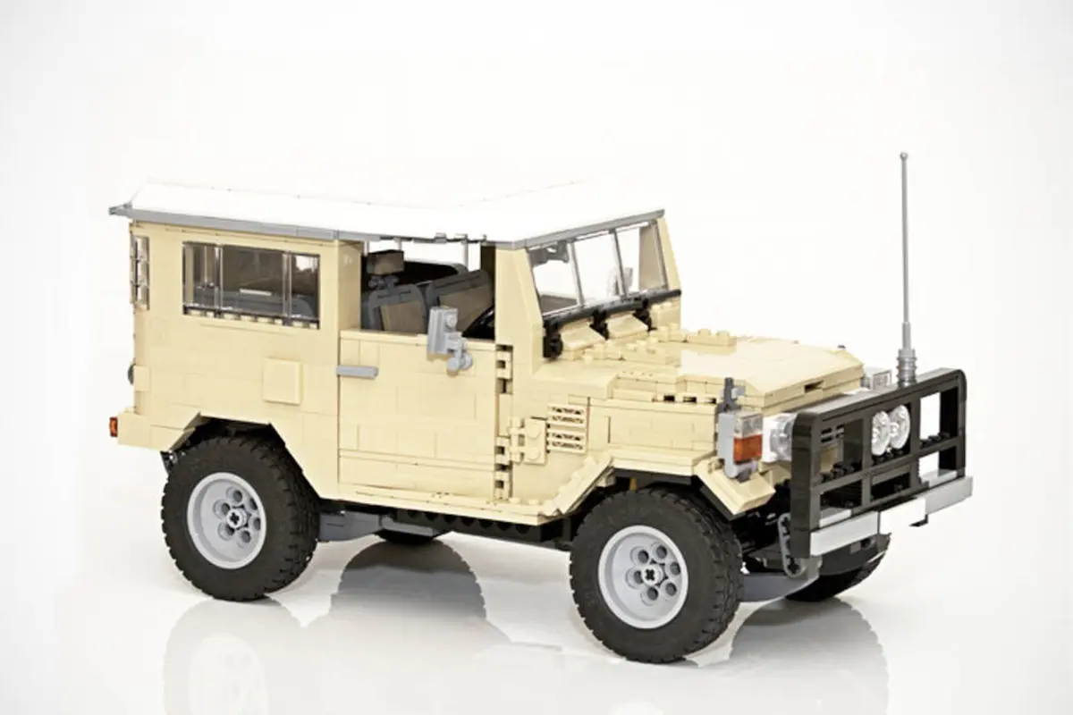 Desain Lego Toyota Hardtop
