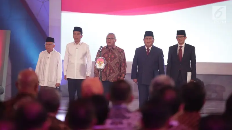 Debat Perdana Capres 2019, Sandiaga Uno Cium Tangan Ma'ruf Amin