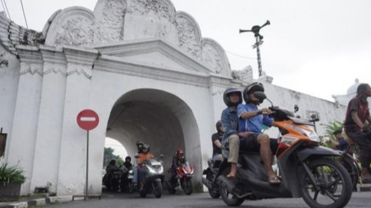 Uji Coba Sistem Satu Arah di Plengkung Gading Yogyakarta untuk Selamatkan Cagar Budaya