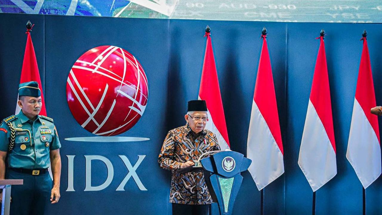 Wakil Presiden (Wapres) Ma’ruf Amin menghadiri Pembukaan Perdagangan Bursa Efek Indonesia (BEI) Tahun 2024 di Gedung BEI, Jalan Jenderal Sudirman, Jakarta, Selasa (2/1/2024). Pada kesempatan tersebut, Wapres Ma'ruf Amin memaparkan tiga strategi untuk me