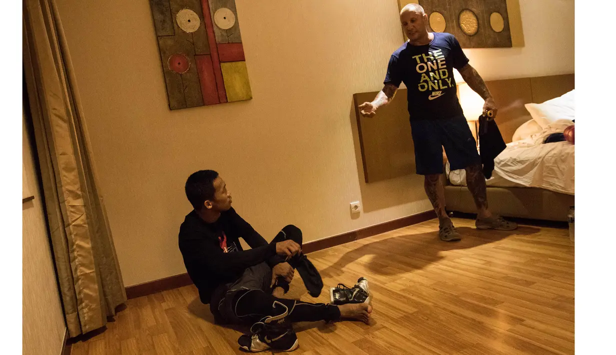  Baginya kemenangan menjadi target mutlak agar jalan menuju gelar juara dunia kelas ringan versi WBO semakin terbuka lebar. (Bola.com/Vitalis Yogi Trisna)