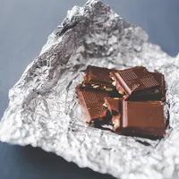 Berakhir damai dan minta maaf, polisi sebut wanita bermobil Mercy yang mencuri tiga bungkus cokelat dan dua botol sampo di Alfamart Tangerang memiliki kebiasaan unik. (Instagram/hotmanparisofficial).