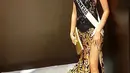 Kezia Warouw berhasil tampil memukau dan terpilih sebagai Miss Phonix Smile saat mengikuti Mindano Tapestry Fashion Show yang berlangsung di Davao saat ajang Miss Universe 2016. (Instagram/@keziawarouw)