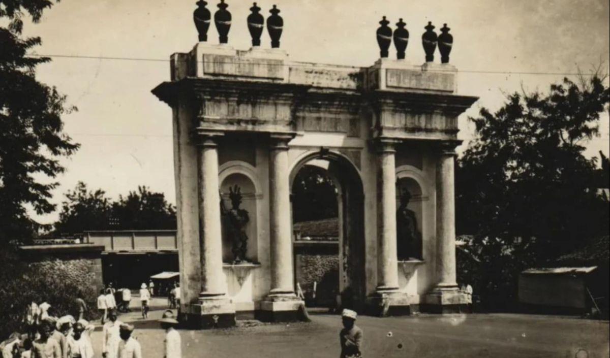 Usang dan Tidak Terawat di Tahun 1920-an