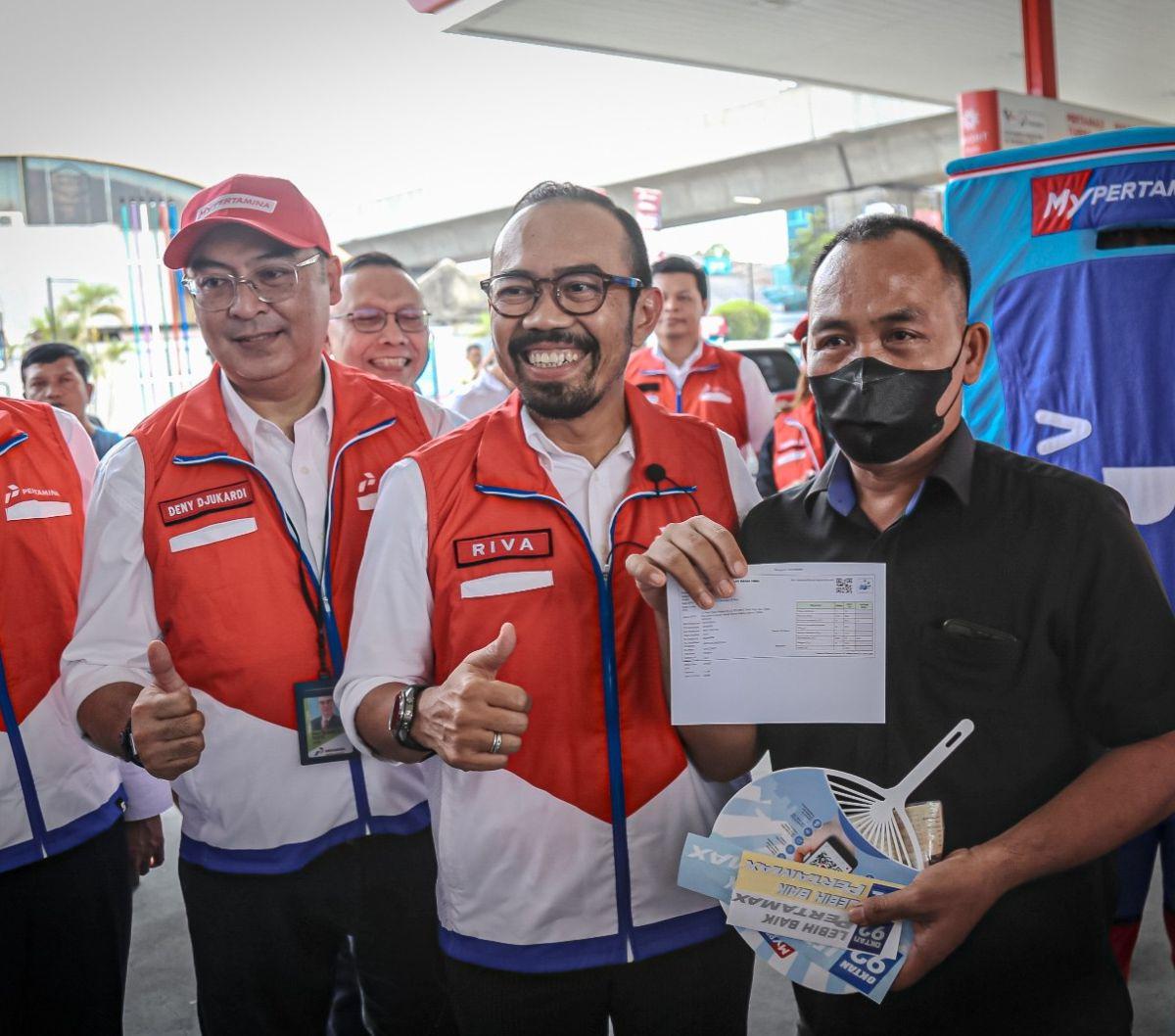 &ldquo;Upaya mengurangi polusi butuh dukungan dari seluruh pihak. Sehingga untuk pengendara, dapat dimulai dari hal-hal sederhana seperti mengecek kondisi emisi kendaraan anda,&rdquo; tambah Riva.