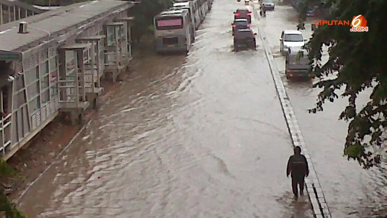 banjir-busway130117b2.jpg