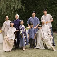 Kami Rilis 3 Koleksi Raya 2026, Mulai dari Sarimbit Keluarga yang Fun hingga Siluet Lembut Berlayer. [Dok/kami.].