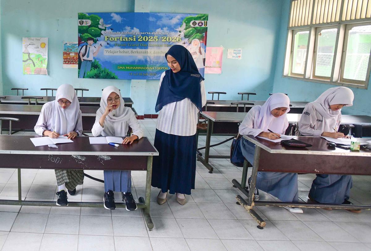 FOTO: Satu Kelas Hanya Empat Murid, Potret Sepinya SMA Swasta di Depok
